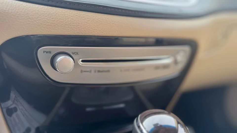 2009 Hyundai Genesis - Image 12 of 13