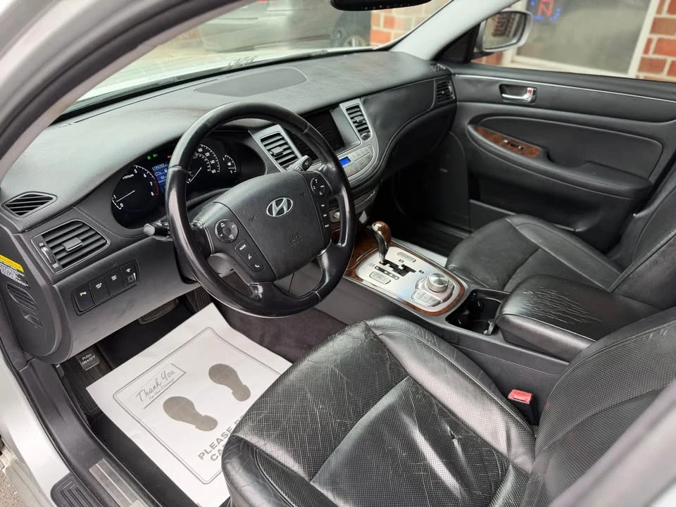 2009 Hyundai Genesis - Image 17 of 20