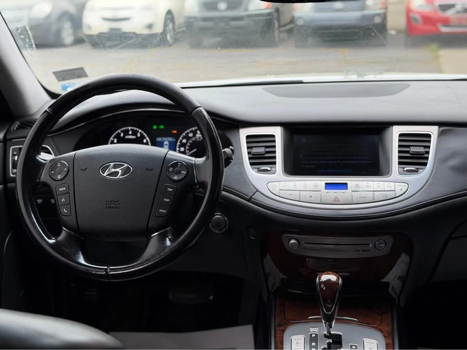 2009 Hyundai Genesis - Image 16 of 20