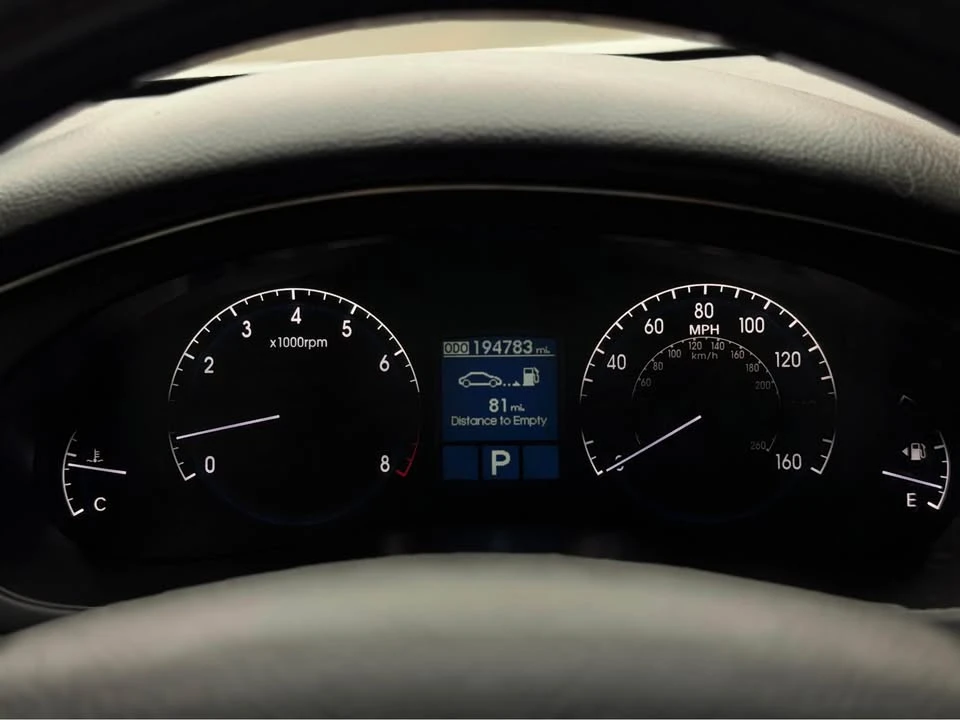 2009 Hyundai Genesis - Image 10 of 20