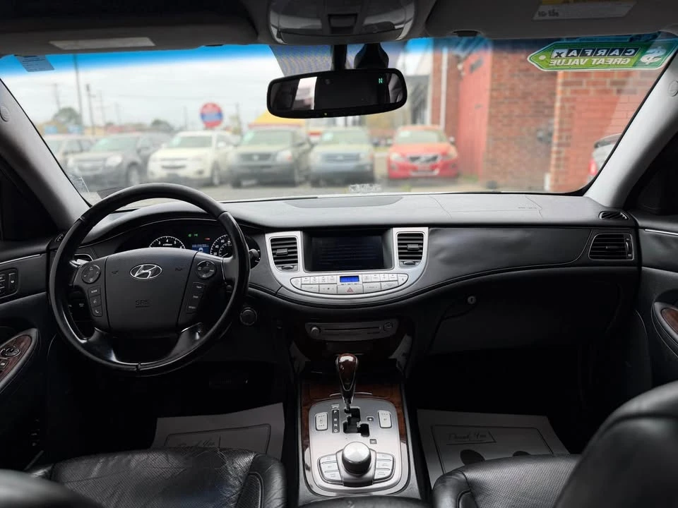 2009 Hyundai Genesis - Image 13 of 20
