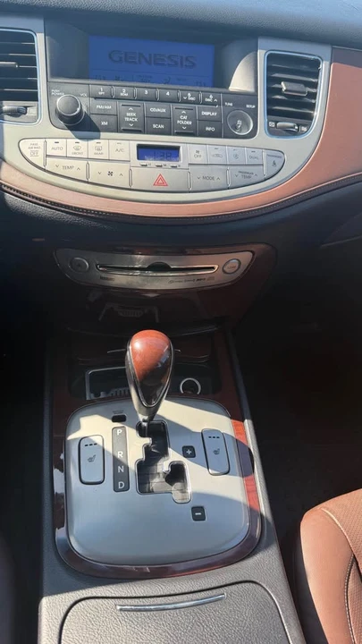 2009 Hyundai Genesis - Image 13 of 19