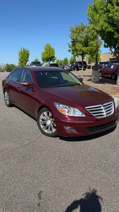 2009 Hyundai Genesis - Image 2 of 19
