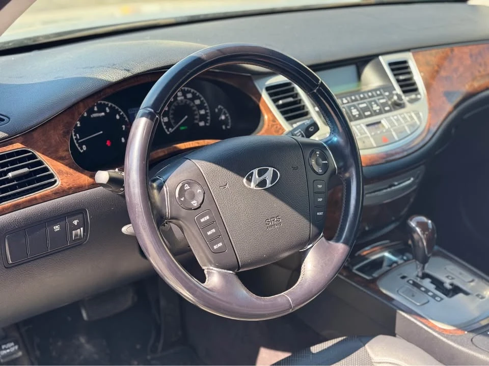 2009 Hyundai Genesis - Image 6 of 14