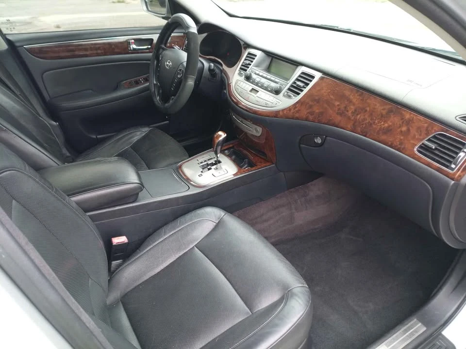 2009 Hyundai Genesis - Image 5 of 9