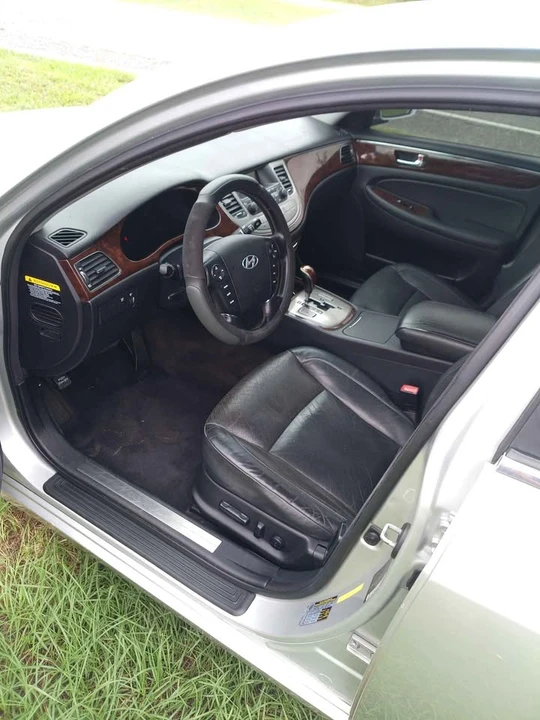 2009 Hyundai Genesis - Image 7 of 9