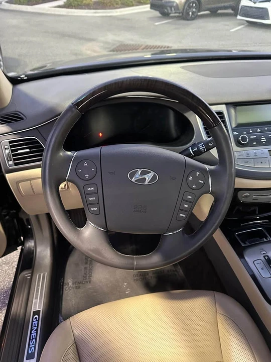 2009 Hyundai Genesis - Image 7 of 12
