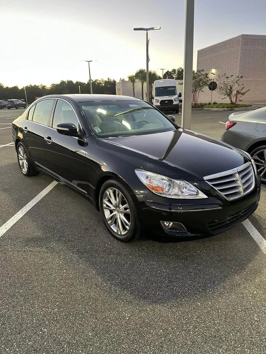 2009 Hyundai Genesis - Image 4 of 12