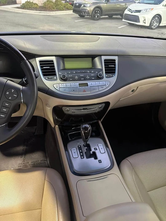 2009 Hyundai Genesis - Image 8 of 12