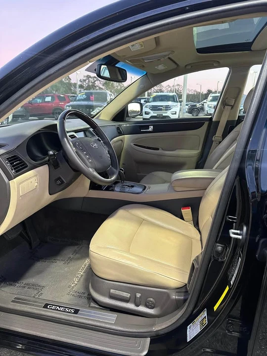 2009 Hyundai Genesis - Image 10 of 12