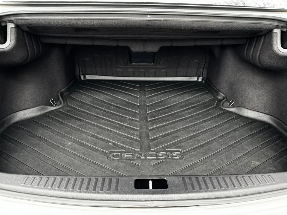 2009 Hyundai Genesis - Image 10 of 10