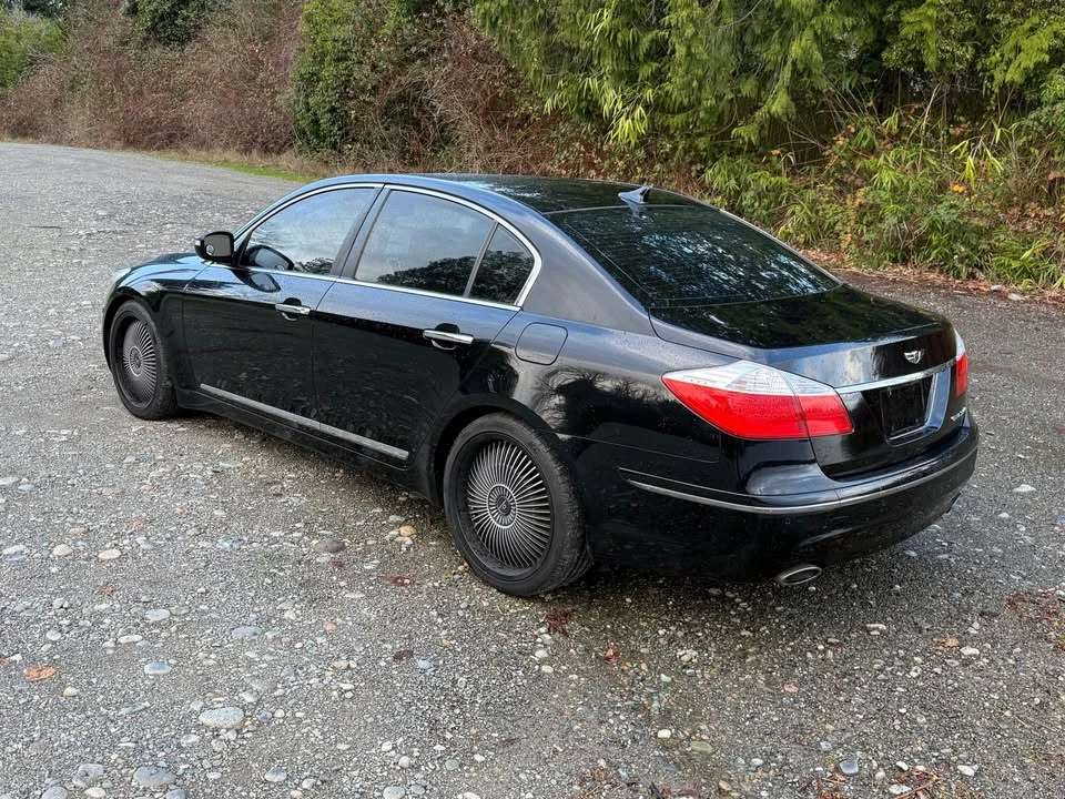 2009 Hyundai Genesis - Image 6 of 12
