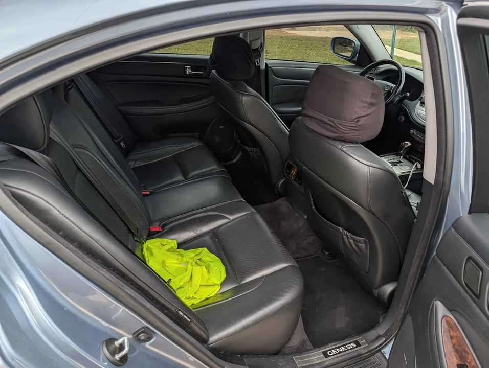 2009 Hyundai Genesis - Image 6 of 7