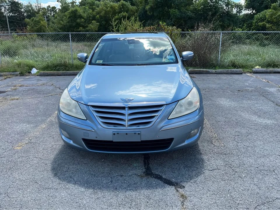 2009 Hyundai Genesis - Image 2 of 6