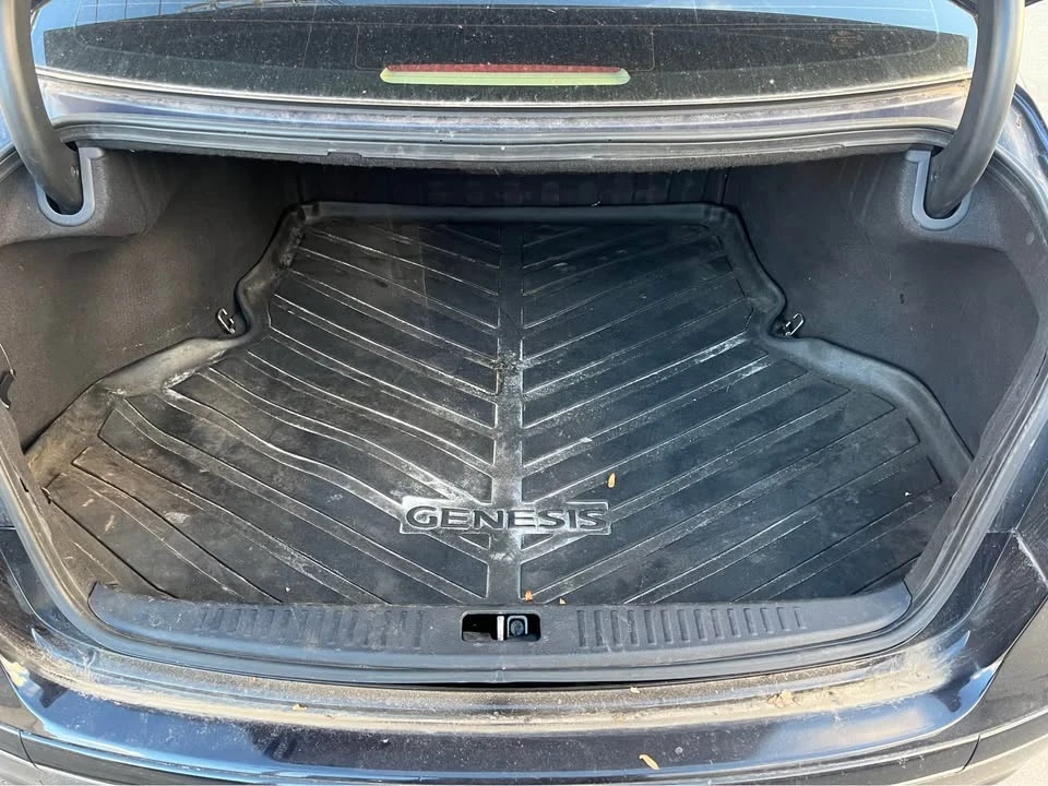 2009 Hyundai Genesis - Image 8 of 8