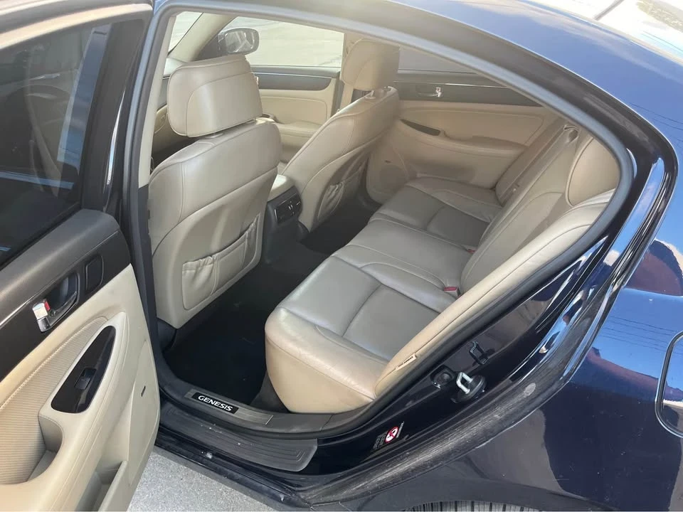 2009 Hyundai Genesis - Image 7 of 8