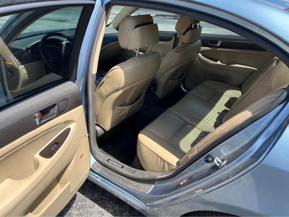 2009 Hyundai Genesis - Image 5 of 6