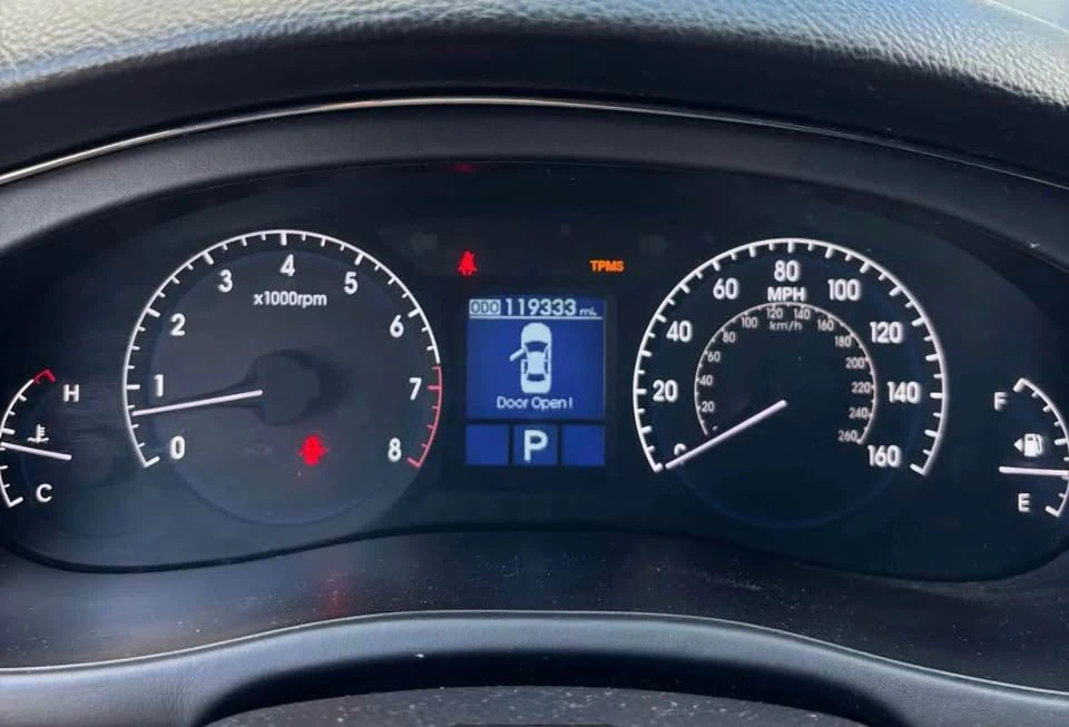 2009 Hyundai Genesis - Image 2 of 14
