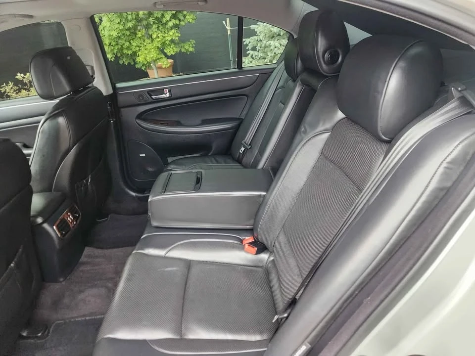 2009 Hyundai Genesis - Image 12 of 20