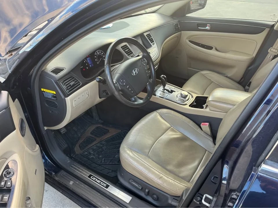 2009 Hyundai Genesis - Image 6 of 8