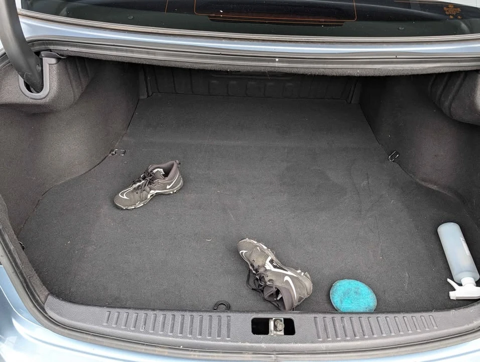 2009 Hyundai Genesis - Image 7 of 7