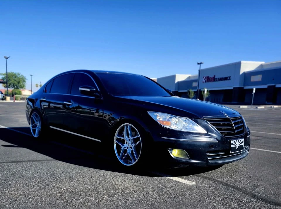 2009 Hyundai Genesis - Image 3 of 4