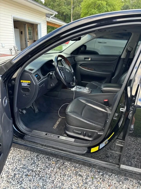 2009 Hyundai Genesis - Image 15 of 19