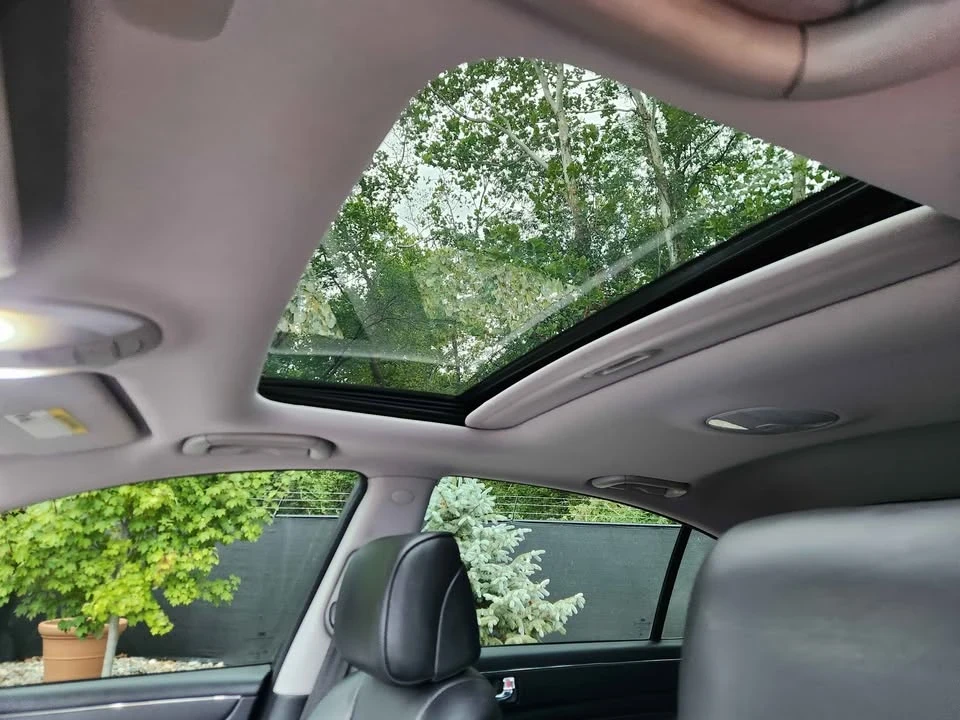 2009 Hyundai Genesis - Image 14 of 20