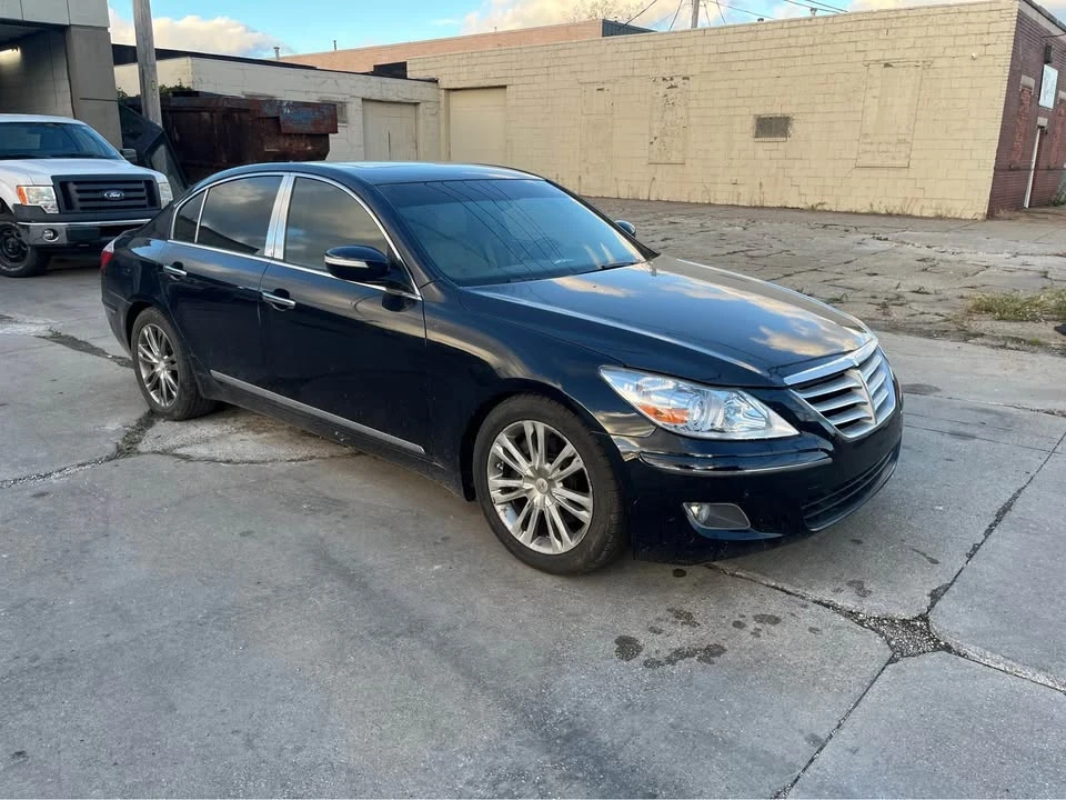 2009 Hyundai Genesis - Image 2 of 8