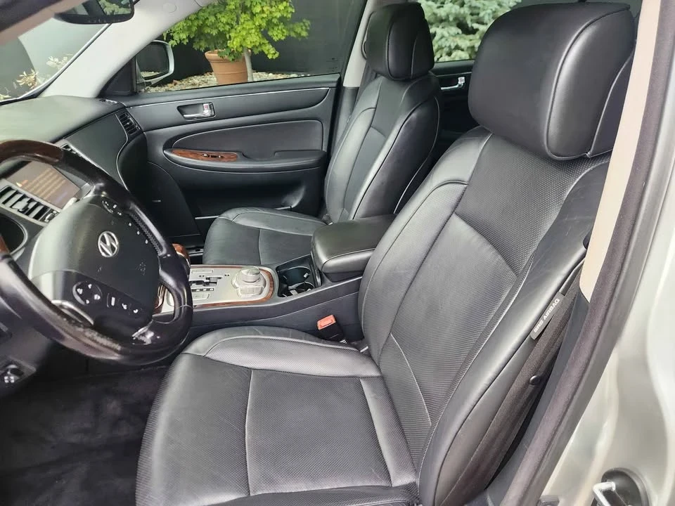 2009 Hyundai Genesis - Image 13 of 20