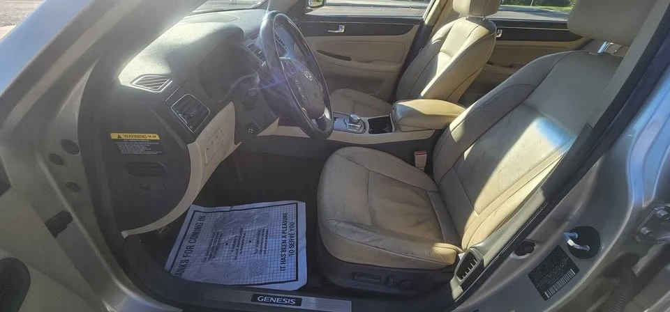 2009 Hyundai Genesis - Image 8 of 14