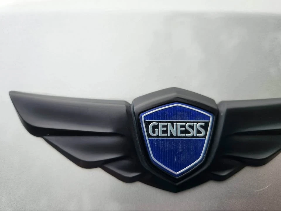 2009 Hyundai Genesis - Image 9 of 18