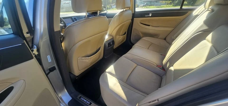 2009 Hyundai Genesis - Image 14 of 14