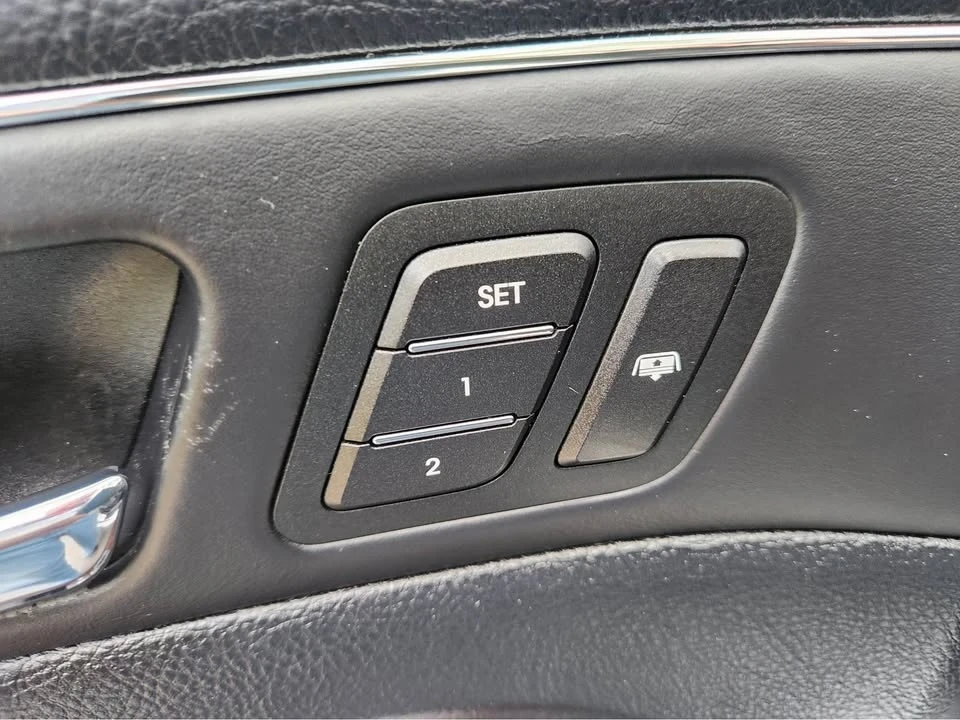 2009 Hyundai Genesis - Image 14 of 18