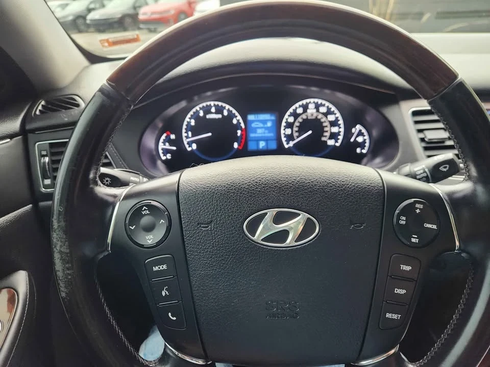 2009 Hyundai Genesis - Image 15 of 20