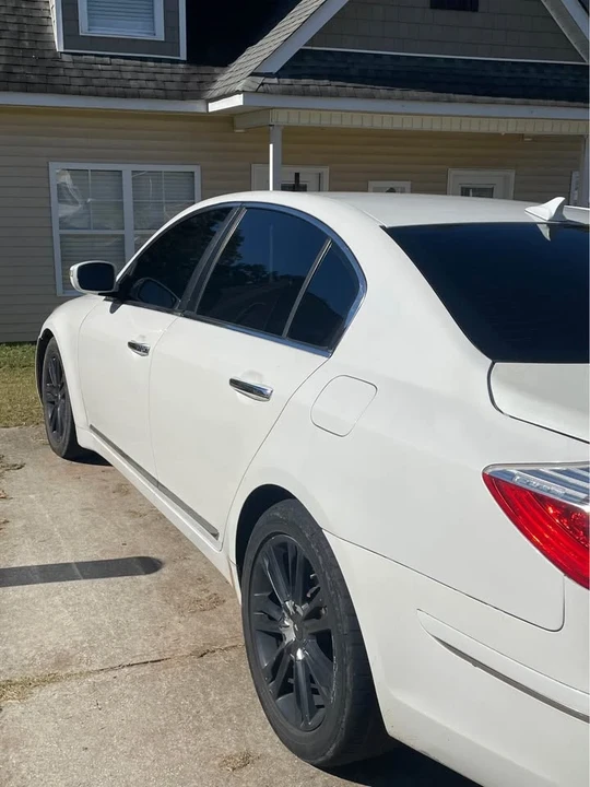 2009 Hyundai Genesis - Image 2 of 10