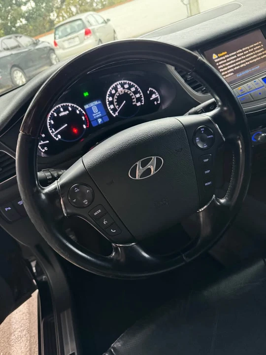 2009 Hyundai Genesis - Image 7 of 20