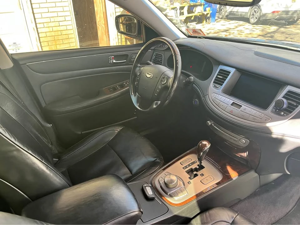 2009 Hyundai Genesis - Image 4 of 6