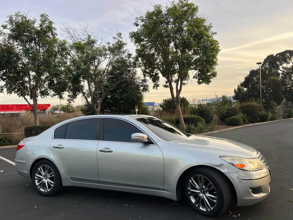 2009 Hyundai Genesis - Image 7 of 18