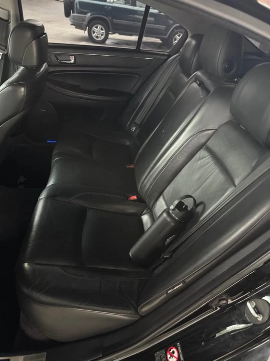 2009 Hyundai Genesis - Image 10 of 20