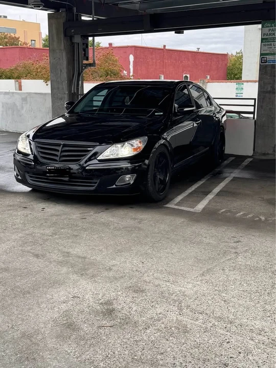 2009 Hyundai Genesis - Image 2 of 20