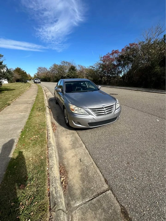 2009 Hyundai Genesis - Image 4 of 5