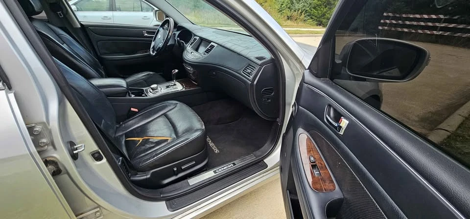 2009 Hyundai Genesis - Image 3 of 9