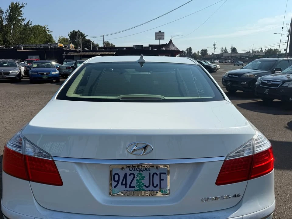 2009 Hyundai Genesis - Image 5 of 11