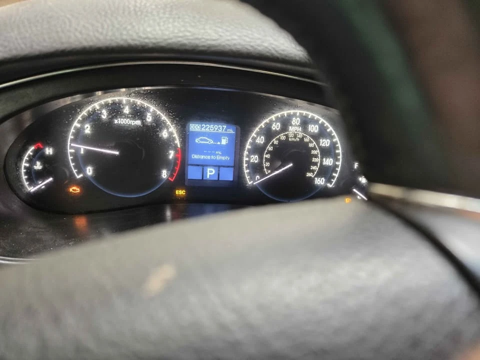 2009 Hyundai Genesis - Image 5 of 8
