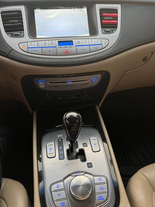 2009 Hyundai Genesis - Image 3 of 18