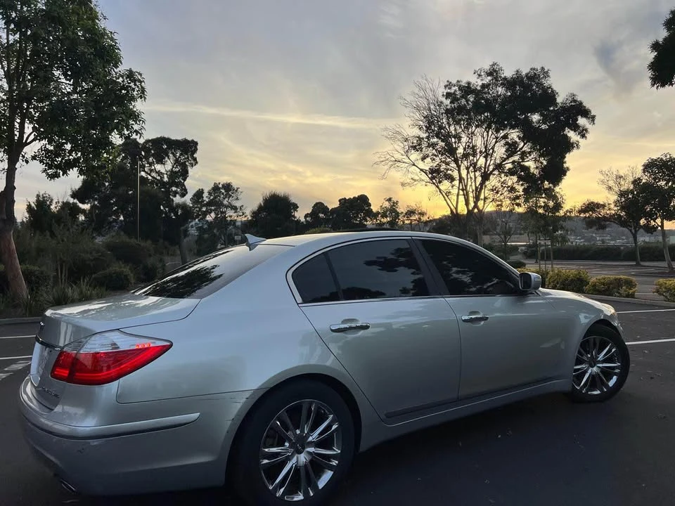 2009 Hyundai Genesis - Image 6 of 18