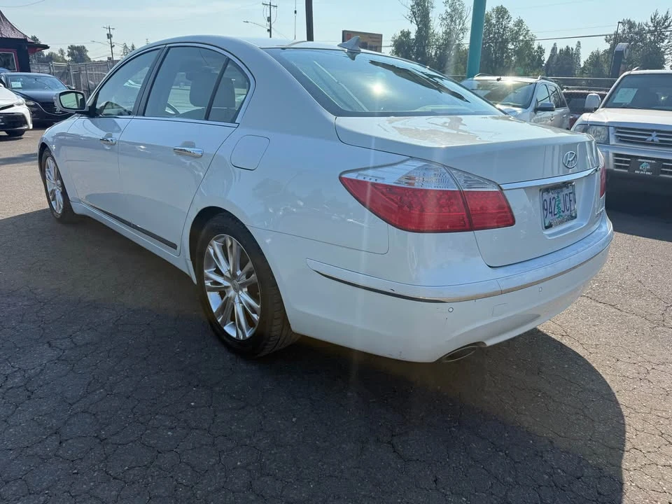 2009 Hyundai Genesis - Image 6 of 11