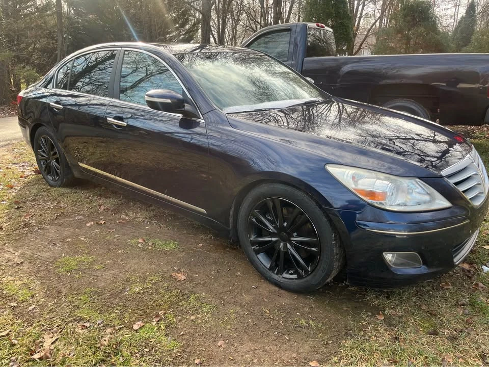 2009 Hyundai Genesis - Image 2 of 10