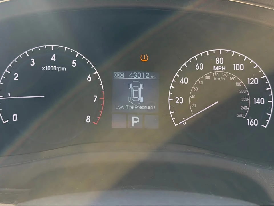 2009 Hyundai Genesis - Image 12 of 12